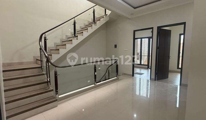 Rumah New 3 Lnt Lebar 6 Meter Dekàt Pintu Keluar Masuk Jln.2 Mobil 2