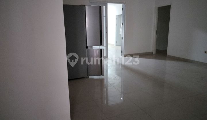 House Near Highway and LRT Line and Close to the Area.