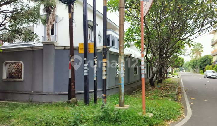 Rumah Huk Depan 2 Jalur Lebar Dan Asri Serta Tenang Dekat Jalur Lrt 1