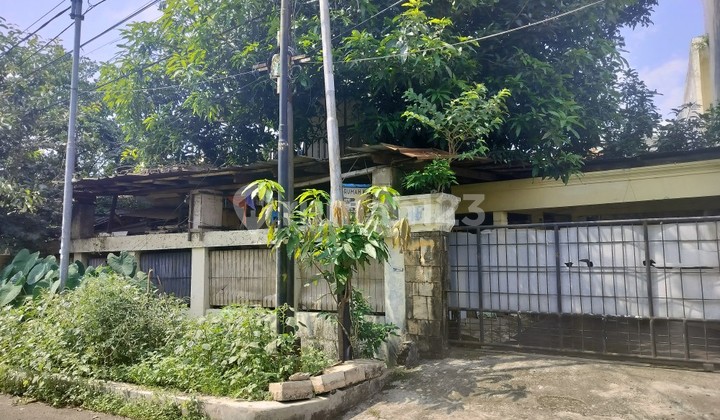 Rumah Tua Gak Bisa Huni Lagi Dekat Kolam Renang Tirta Mas Tidak Banjir 1