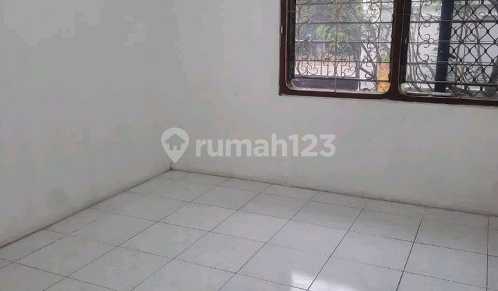 Back House Near Public Facilities, Not Flooded, Close to Field. 2