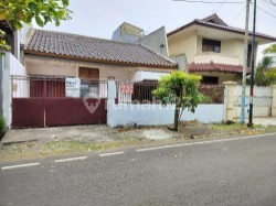 House Near Safe Area in Front of 2-Lane Road 1