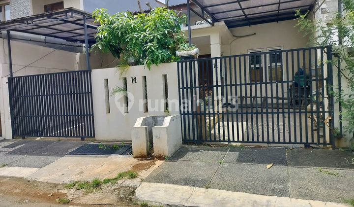 A 2-story house 9 meters wide and ready to occupy.