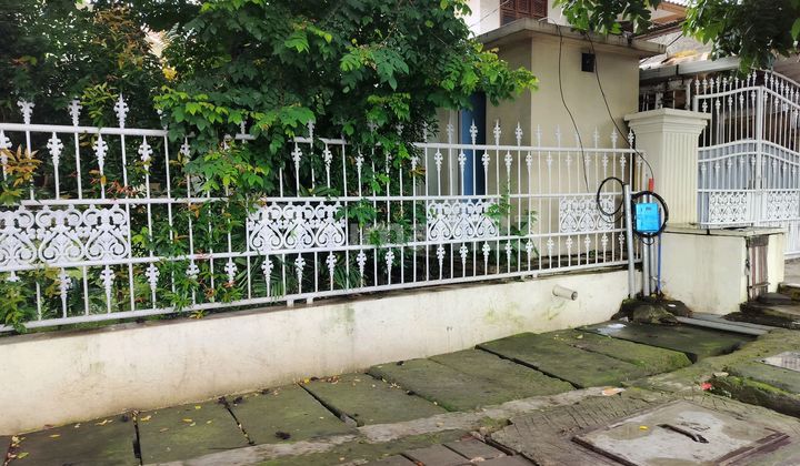 Rumah Pinggir Jalan bisa Kantor atau Kuliner atau Supermatket Rumah Pinggir Jalan bisa Kantor atau Kuliner atau Supermatket