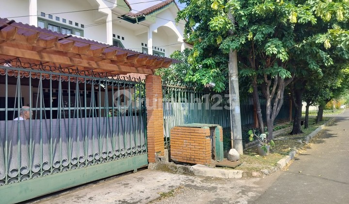 Rumah Huk Dekat Jalur Lrt Aman Di Lingk Perumahan Rumah Huk Dekat Jalur Lrt Aman Di Lingk Perumahan