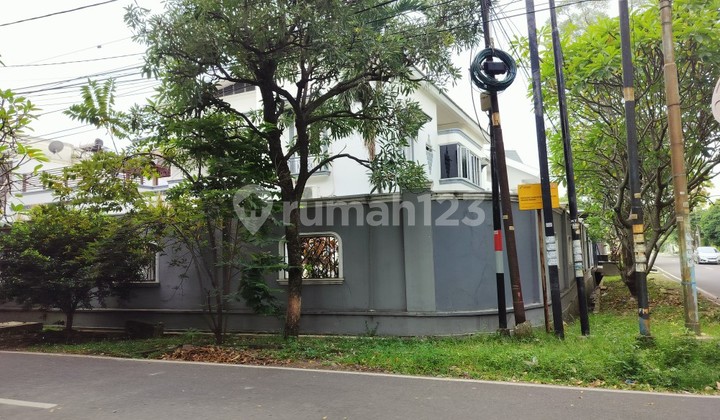Rumah Huk Depan 2 Jalur Lebar Dan Asri Serta Tenang Dekat Jalur Lrt 2