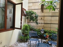 Two-Story House 9 Meters Wide Not Flooded and Very Safe 2