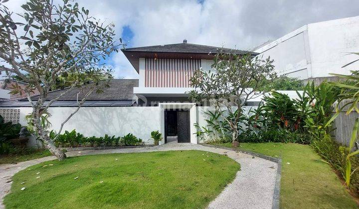 Luxury Villa 1500m2 Taman Mumbul -Nusa Dua 1