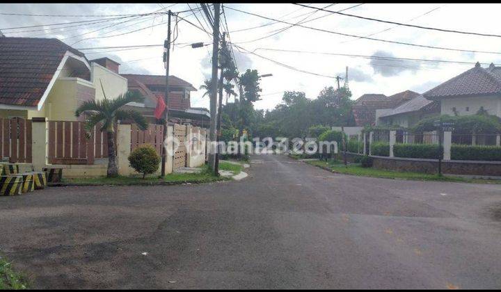 Rumah Hoek  di Palem Putri blok BM

Griya Loka

Sektor 1.3 BSD City

Tangsel SHM 1 langI 1 Lantai Unfurnished 1