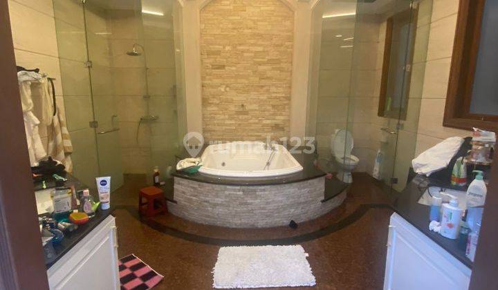 Rumah di Jl kembang kencana depan komplek taman aries 3 Lantai Bagus SHM Semi Furnished 5