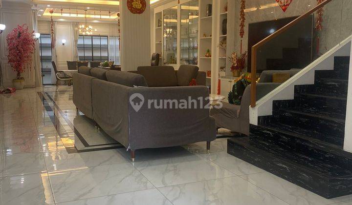 Rumah di Jl Mediterania Boulevard PIK 2 Lantai SHM Hadap Timur  2