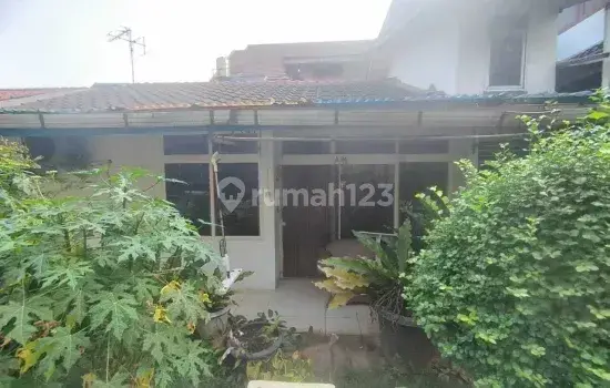 Rumah Tua Hitung Tanah di Dalam Perumahan Puri Indah Jakarta Barat 1