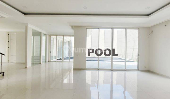 Rumah disewakan : Grand Golf, Pakuwon Indah, Ada Pool (Kolam Renang) 2