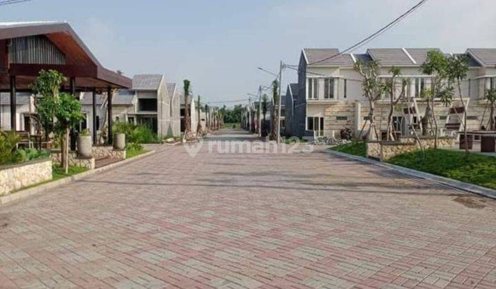 Rumah Mewah Fasilitas Lengkap di Dekat Raya Pasar Menganti Barat Surabaya 2