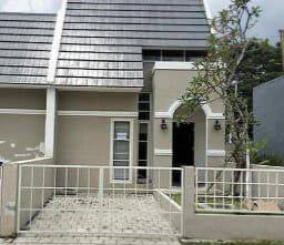 Rumah Mewah Fasilitas Lengkap di Dekat Raya Pasar Menganti Barat Surabaya 1