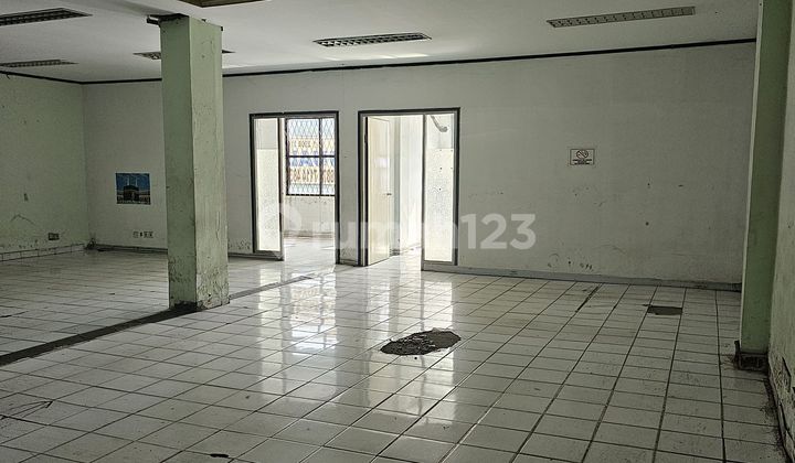 foto lainnya ruko gandeng 3 lantai ex