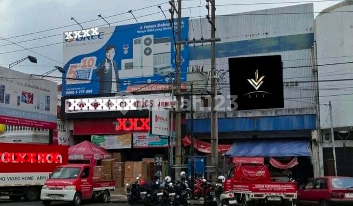 3-Story Shophouse on Gajah Mada Street, Jember, SHM, Area 373 m² 1