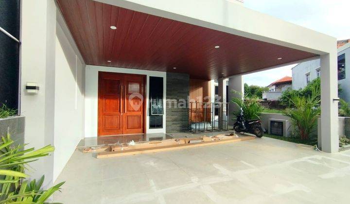 Dijual Rumah Baru 3 Lantai Siap Huni di Beverly Batam Center 2