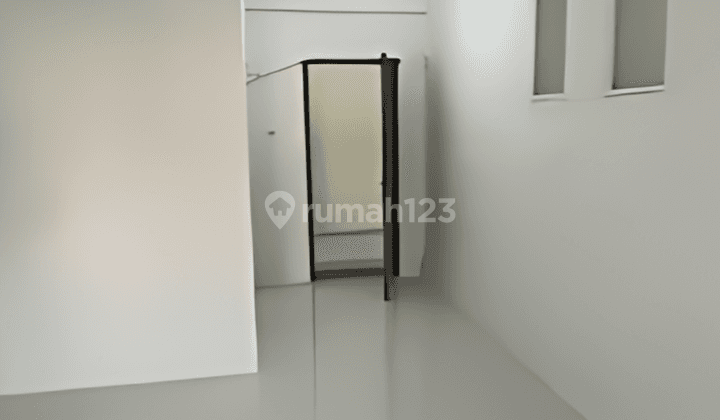 Dijual sewa Rumah di Dutamas Row Jalan Lebar 2