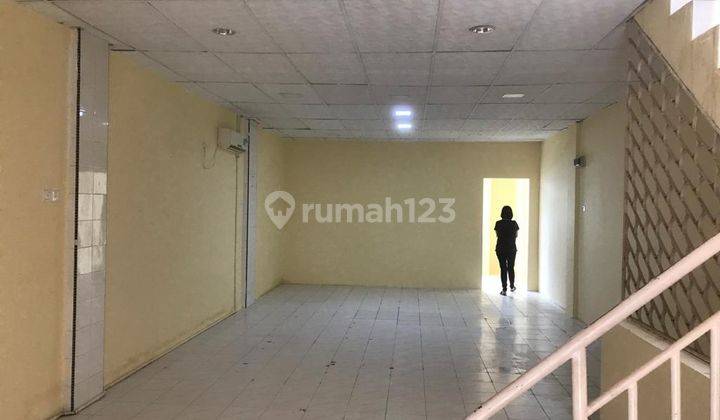 Disewa Ruko 3 Lantai di Belakang Bank Btn Pelita 2