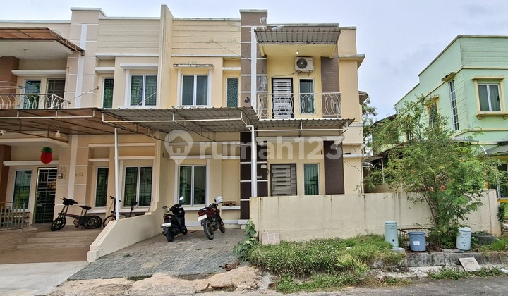 For Sale Middle Hook House in Center View Batam Center