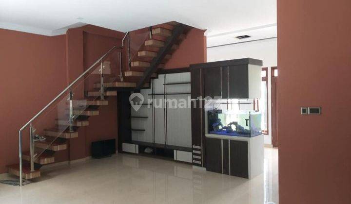 Rumah 2 Lantai Full Renovasi Dekat Simpang Barelang 2