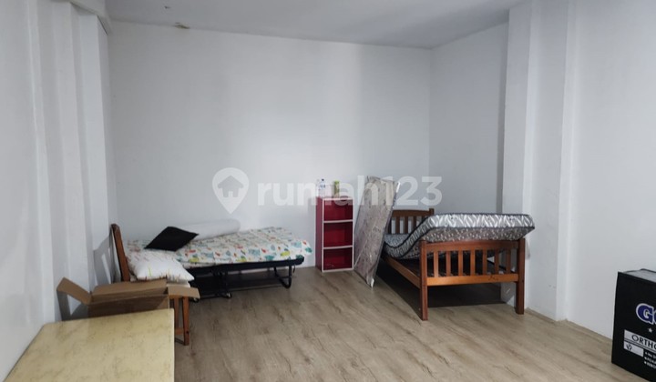 For Sale Attached Shophouse Fully Renovated in Batam Center