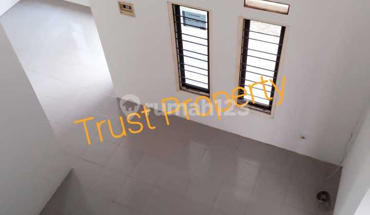 Ready-to-Occupy House in Bintaro Sector 2 Complex 2