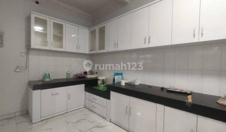  Rumah Mewah 2 Lantai Semi Furnished SHM di Jalan Merkuri Bandungdi Jual Rugi, Bandung 2