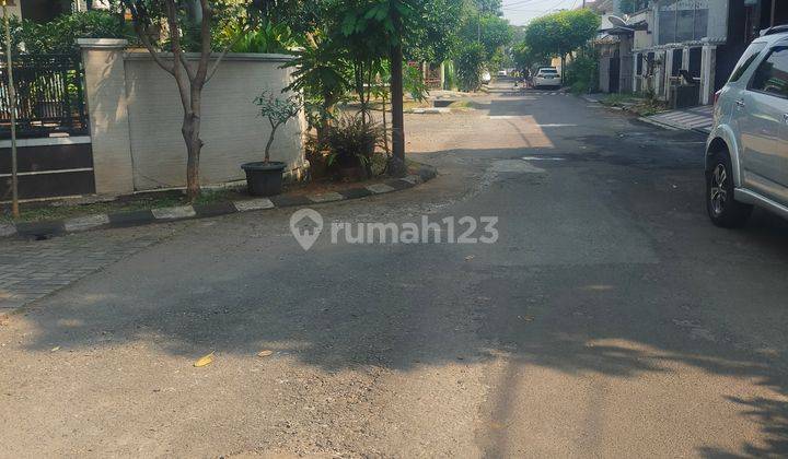 Bebas banjir lokasi depan taman 2