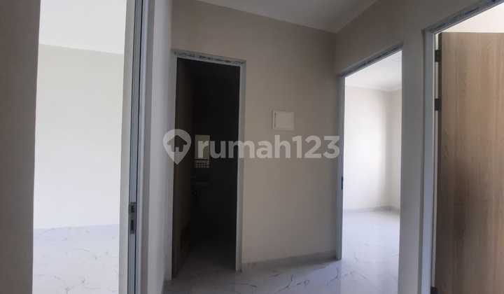 Rumah 2 Lantai Minimalis Baru di Cireundeu. Bagus. Tidak Banjir. 2