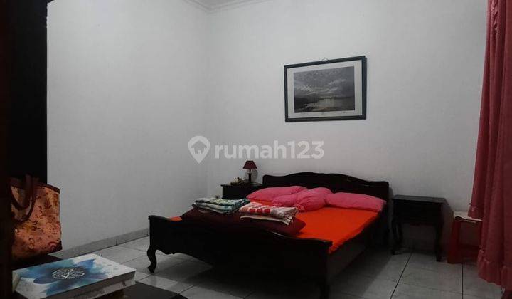 Spesial Rumah 2 Lantai Sangat Terawat Bona Indah, Jarang Ada.
