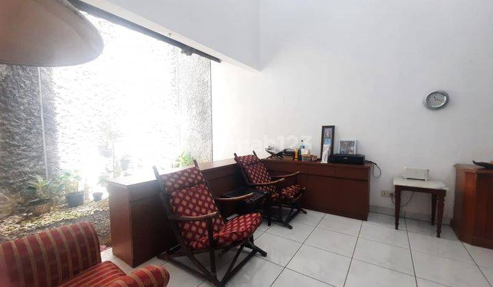 Spesial Rumah 2 Lantai Sangat Terawat Bona Indah, Jarang Ada.