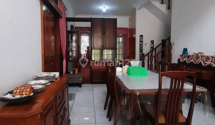 Spesial Rumah 2 Lantai Sangat Terawat Bona Indah, Jarang Ada.