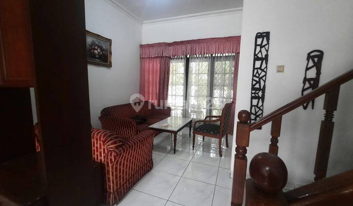 Spesial Rumah 2 Lantai Sangat Terawat Bona Indah, Jarang Ada.