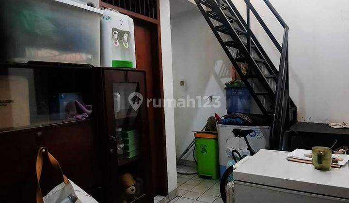 Spesial Rumah 2 Lantai Sangat Terawat Bona Indah, Jarang Ada.