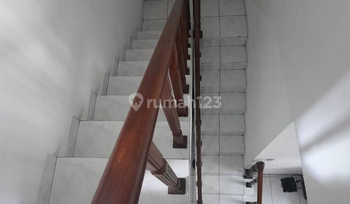 Spesial Rumah 2 Lantai Sangat Terawat Bona Indah, Jarang Ada.