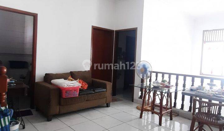 Spesial Rumah 2 Lantai Sangat Terawat Bona Indah, Jarang Ada.