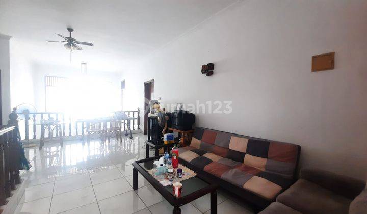 Spesial Rumah 2 Lantai Sangat Terawat Bona Indah, Jarang Ada.