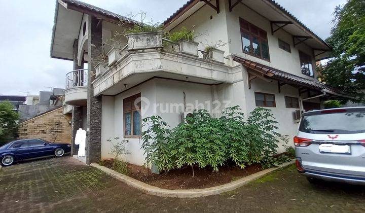 Jual Villa Kokoh di Pondok Cabe Ilir. Carport Luas. Unfurnished 1