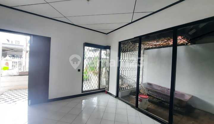 Rumah Bagus Baru Renovasi di Pangkalan Jati. Unfurnished 2