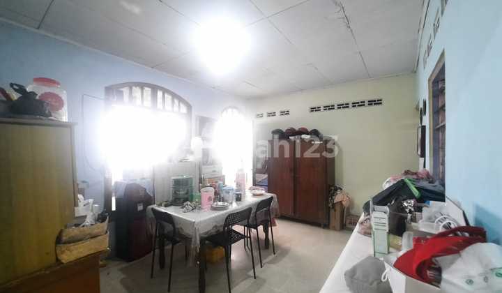 Old House in Radio Dalam, Unfurnished. Old House in Radio Dalam, Unfurnished.