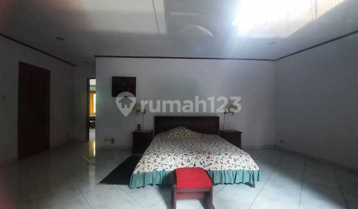 House for Rent in Taman Lebak Bulus, Semi Furnished. 2