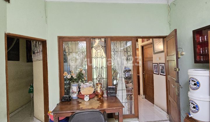 Rumah Bagus Unfurnished SHM di Blok S, Jakarta Selatan 2