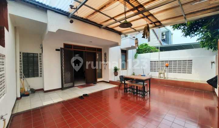 Dijual Rumah Apik di Bona Indah. Semi Furnished. Dijual Rumah Apik di Bona Indah. Semi Furnished.