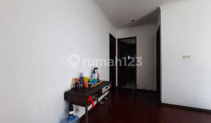 Rumah Bagus 3 Lantai di Tanjung Barat. SHM - Unfurnished