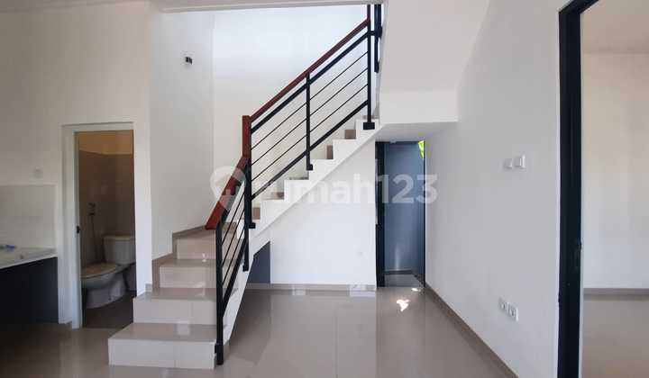 Rumah Cantik 2 Lantai di New Cluster Cinangka, Depok.