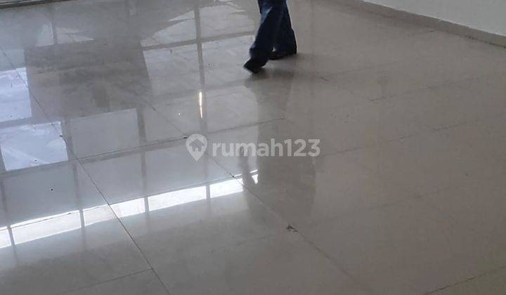 DISEWAKAN RUKO 2 LANTAI, LOKASI STRATEGIS DI DEPAN JL RAYA ANGGREK, SLIPI JAKARTA BARAT  2