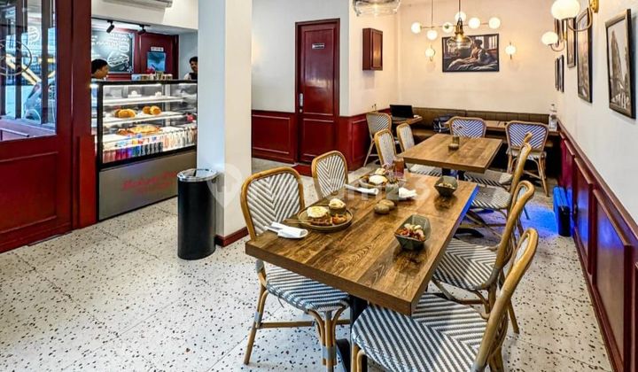 DIJUAL BANGUNAN RUMAH / RUANG USAHA FURNISHED DI CIPETE SELATAN, CILANDAK JAKARTA SELATAN 