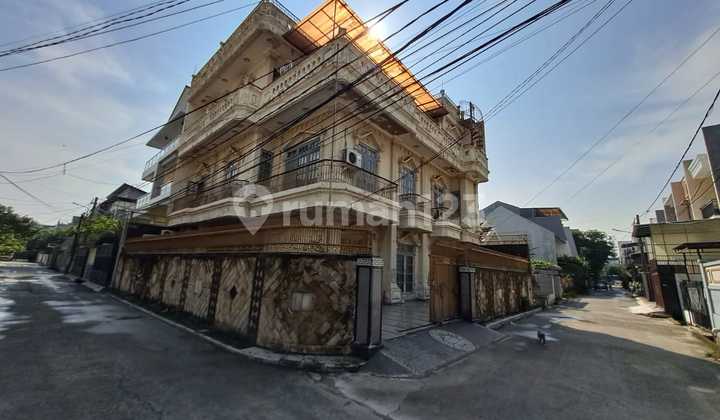 Disewakan Rumah 3,5 Lantai Hoek Strategis Di Taman Ratu Duri Kepa Jakarta Barat 1